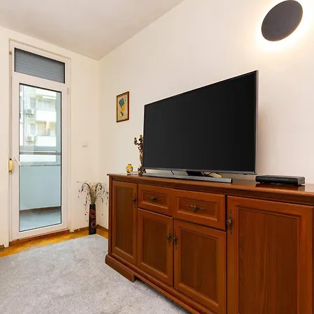 Apartman Urban Comfort 2bd Near Botev Stadium By Flat Manаger
