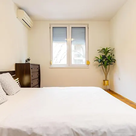 Urban Comfort 2bd Near Botev Stadium By Flat Manаger * プロヴディフ